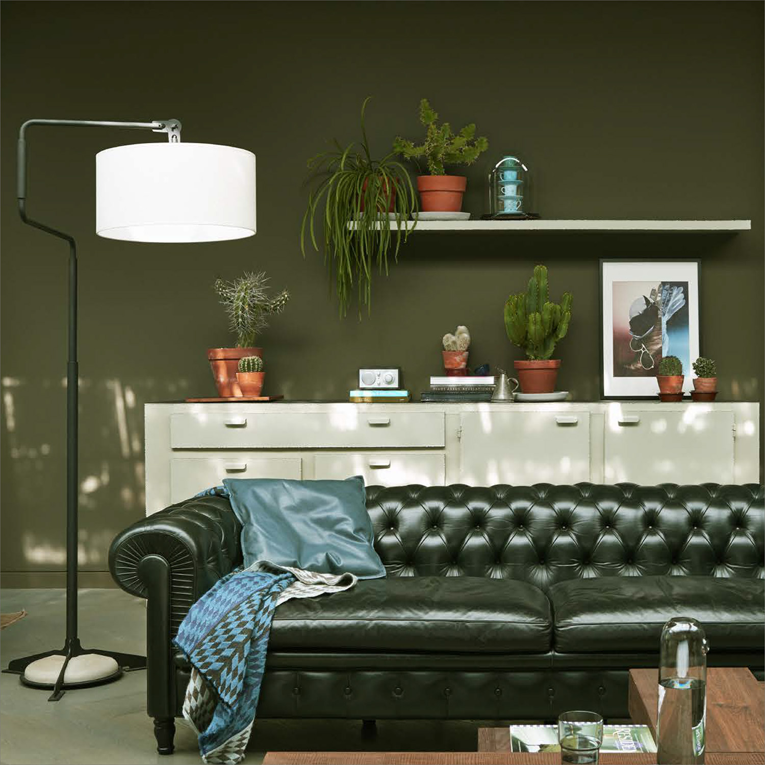 РЕТРО-ОПТИМИЗМ ПОМЕЩЕНИЕ